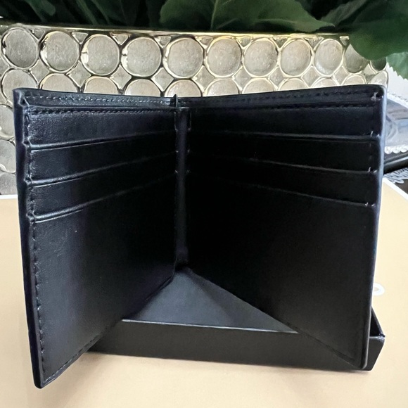 Brand New MK Men’s wallet - Picture 4 of 4